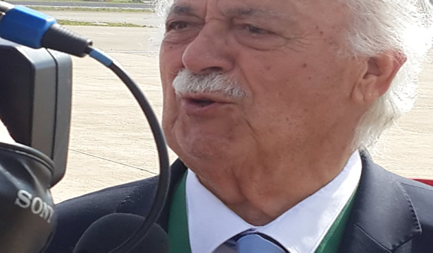 Madib's long-time friend and lawyer Advocate George Bizos at the Mthatha Airport ahead of the funeral in Qunu. Source: SAnews