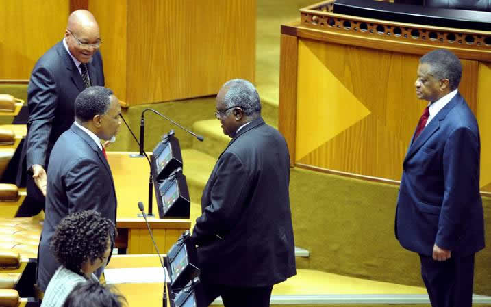 Namibian President Hifikepunye Pohamba with Deputy President Kgalema Motlanthe and Speaker of Parliament Max Sisulu. Source: GCIS