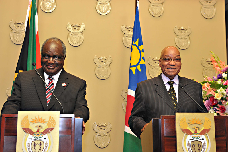 Namibian President Hifikepunye Pohamba and President Jacob Zuma at a media briefing