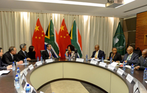 Minister Lindiwe Sisulu meeting with China Foreign Minister Wang Li. OR Tambo building