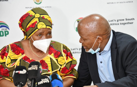 Ministers Mondli Gungubele and Nkosazana Dlamini-Zuma during the #PresidentialImbizo media briefing in Mahikeng.